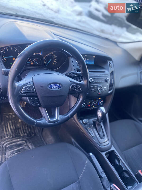 Седан Ford Focus 2015 в Чернігові