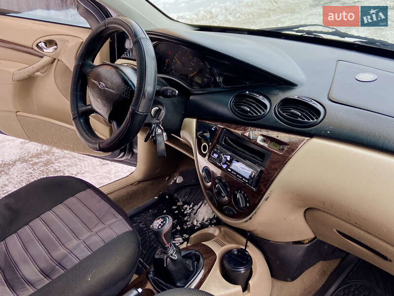 Хетчбек Ford Focus 2000 в Івано-Франківську