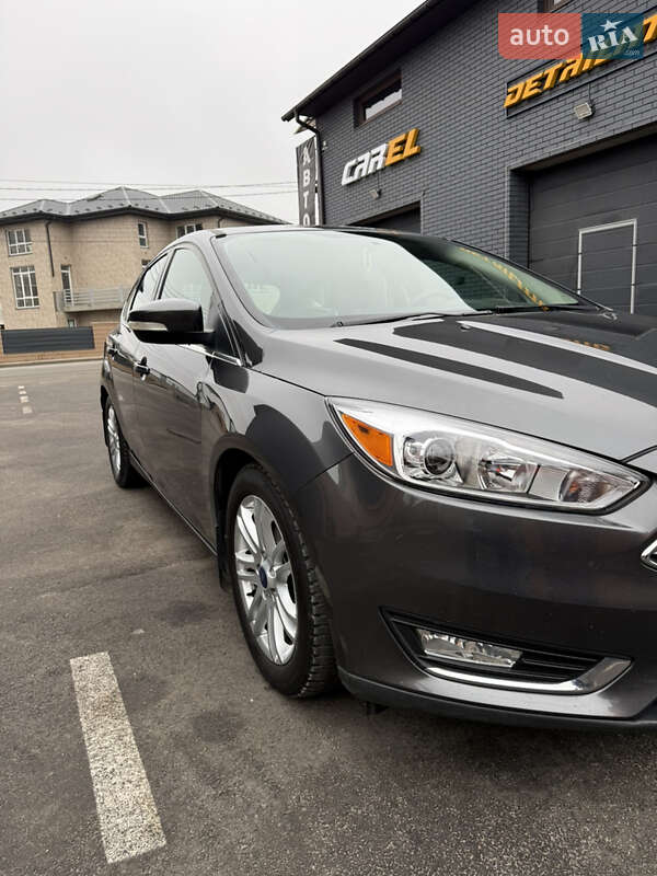 Хэтчбек Ford Focus 2016 в Вишневом
