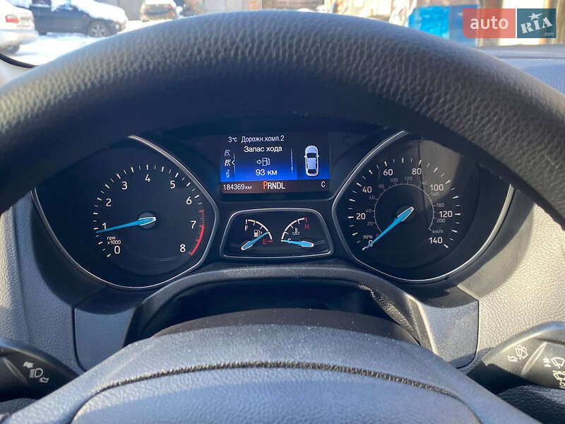 Седан Ford Focus 2015 в Ромнах
