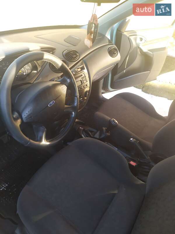 Хетчбек Ford Focus 1999 в Ужгороді