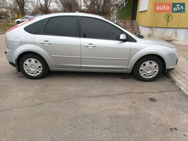 Хетчбек Ford Focus 2007 в Павлограді
