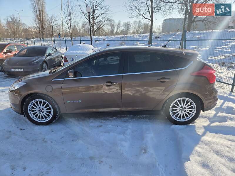 Хэтчбек Ford Focus 2013 в Ужгороде