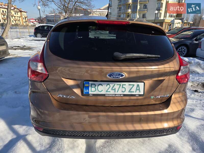 Хэтчбек Ford Focus 2013 в Ужгороде