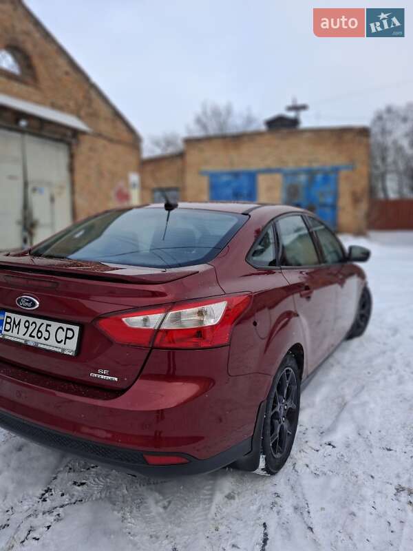 Седан Ford Focus 2013 в Ромнах