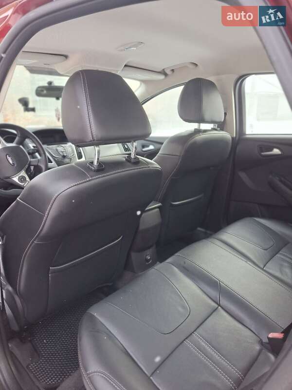 Седан Ford Focus 2013 в Ромнах