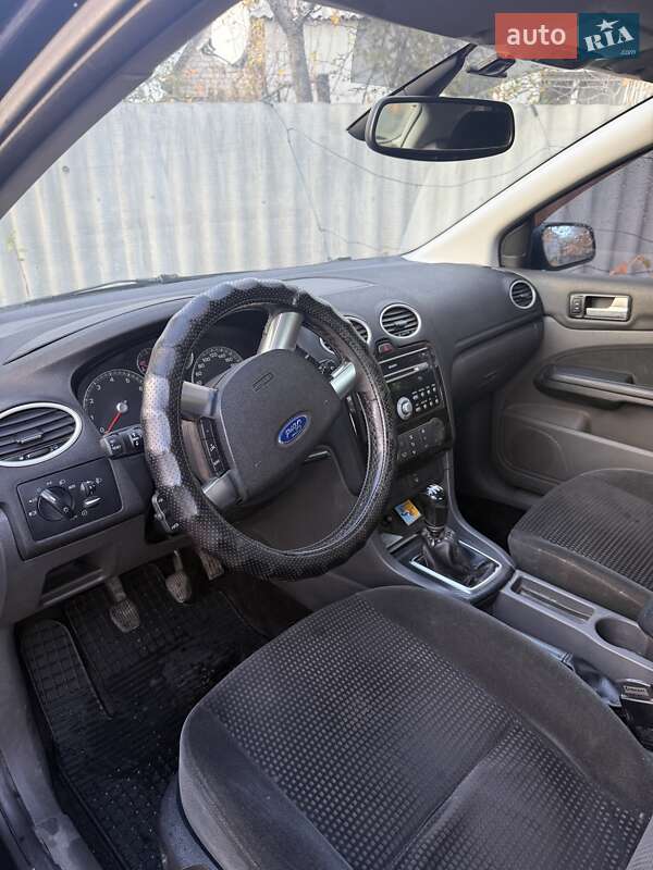 Хэтчбек Ford Focus 2006 в Валках
