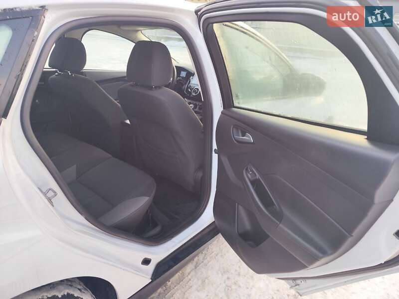 Хэтчбек Ford Focus 2014 в Киеве фото 20 Хэтчбек Ford Focus 2014 в Киеве