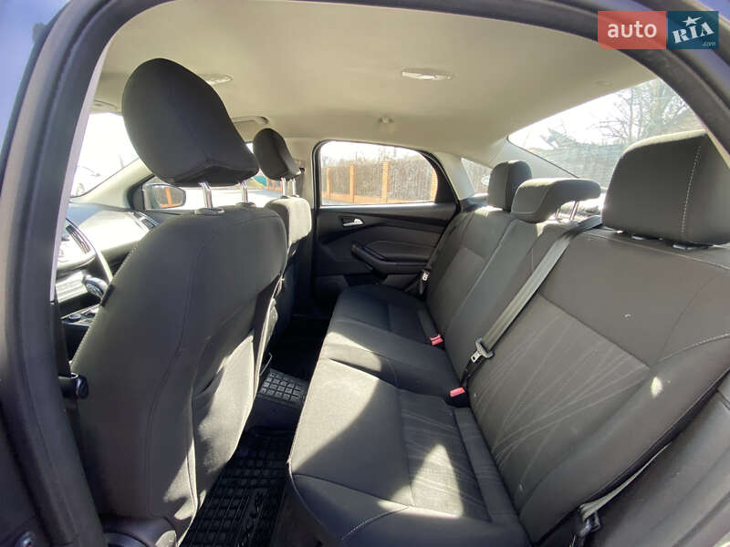Седан Ford Focus 2015 в Вишневому