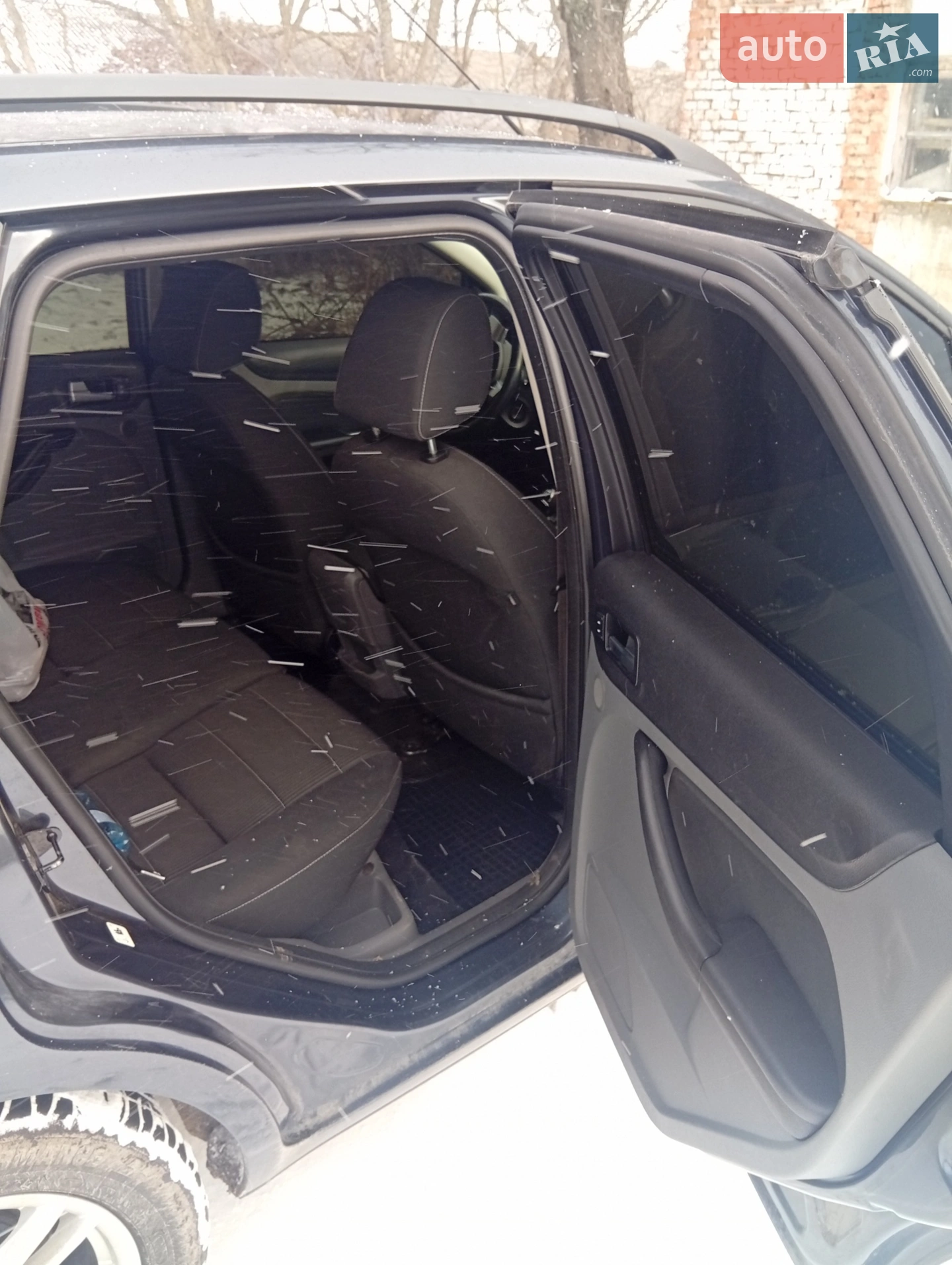 2010 Ford Focus - мініатюра 8