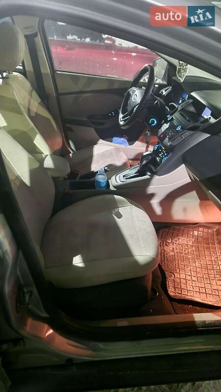 Седан Ford Focus 2016 в Киеве фото 5 Седан Ford Focus 2016 в Киеве