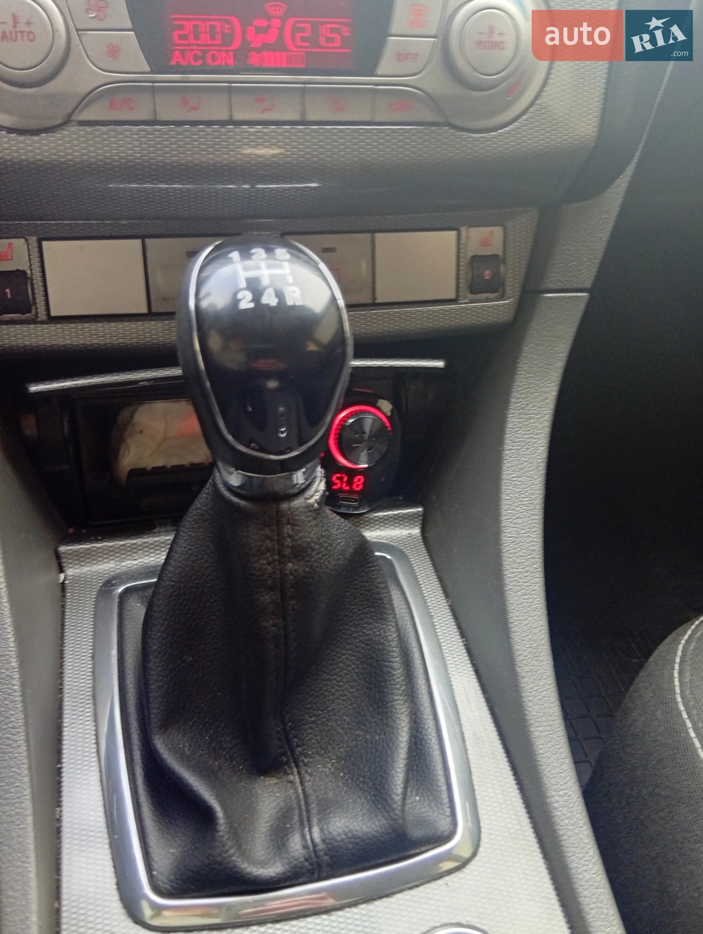 2010 Ford Focus - мініатюра 25