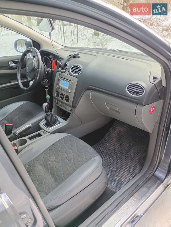 Универсал Ford Focus 2010 в Камне-Каширском