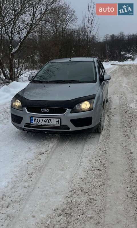 Хэтчбек Ford Focus 2005 в Ужгороде фото Хэтчбек Ford Focus 2005 в Ужгороде