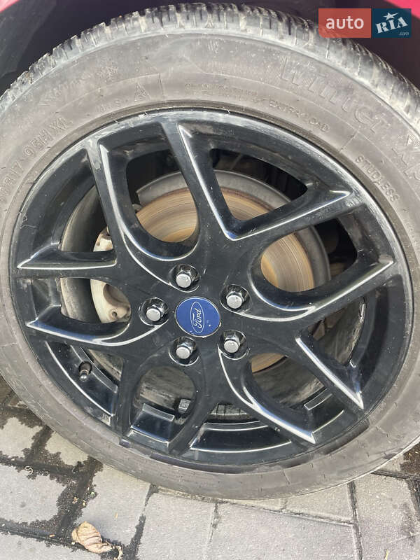 Хэтчбек Ford Focus 2016 в Богородчанах