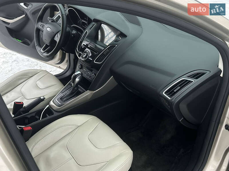 Седан Ford Focus 2018 в Черновцах