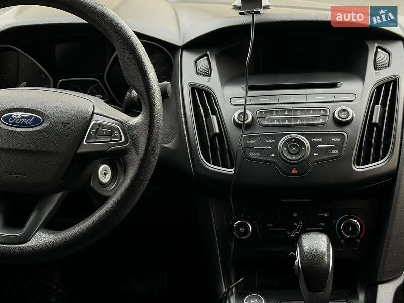 Седан Ford Focus 2015 в Киеве фото 9 Седан Ford Focus 2015 в Киеве
