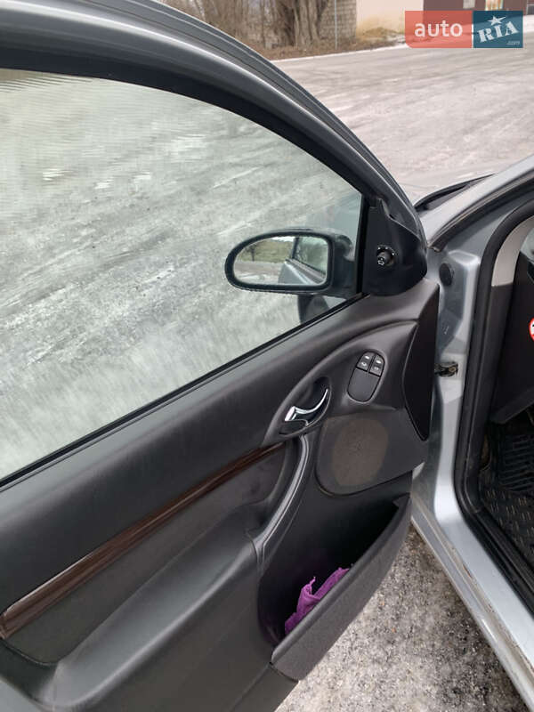 Хетчбек Ford Focus 2003 в Захарівці фото 8 Хетчбек Ford Focus 2003 в Захарівці