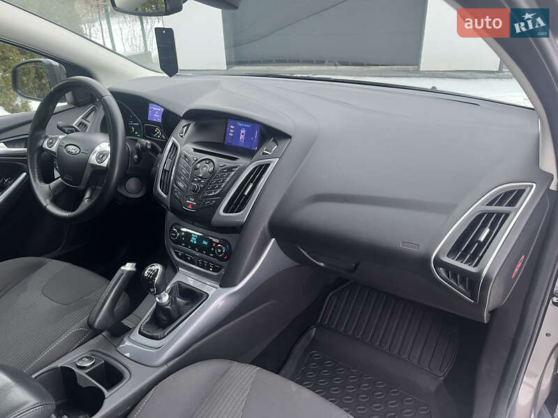 Хэтчбек Ford Focus 2012 в Стрые фото 39 Хэтчбек Ford Focus 2012 в Стрые