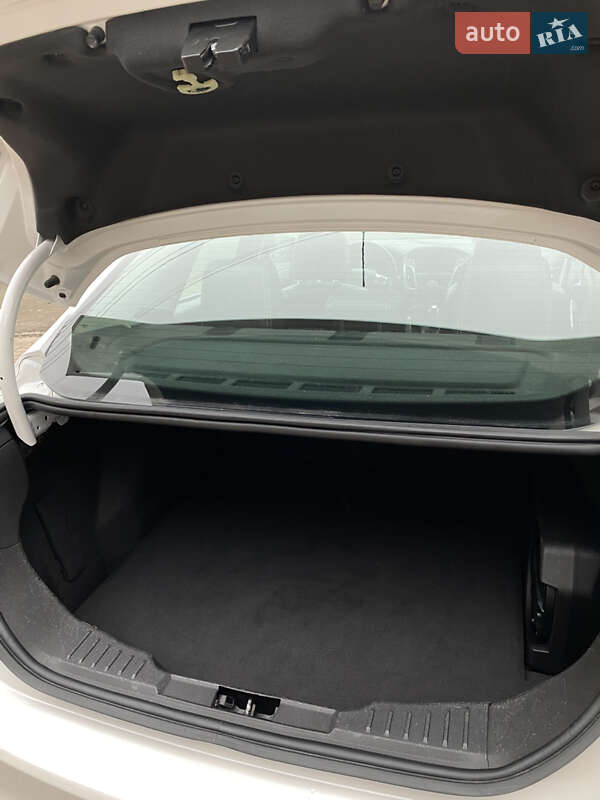 Седан Ford Focus 2014 в Кропивницком