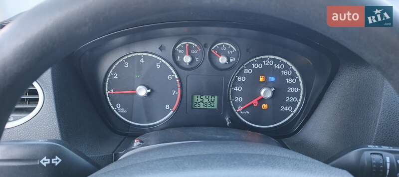 Хэтчбек Ford Focus 2005 в Харькове