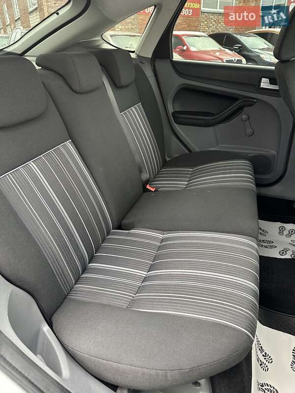 Хэтчбек Ford Focus 2009 в Смеле фото 19 Хэтчбек Ford Focus 2009 в Смеле