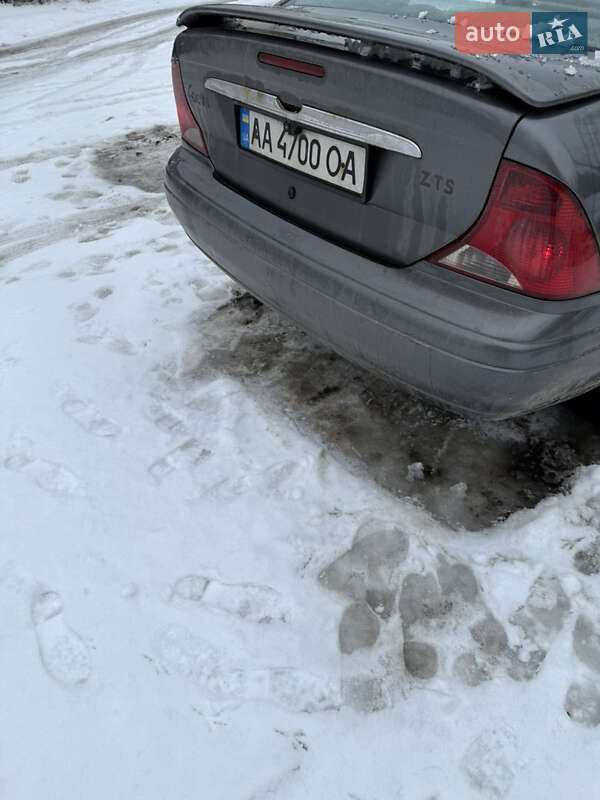 Седан Ford Focus 2002 в Киеве