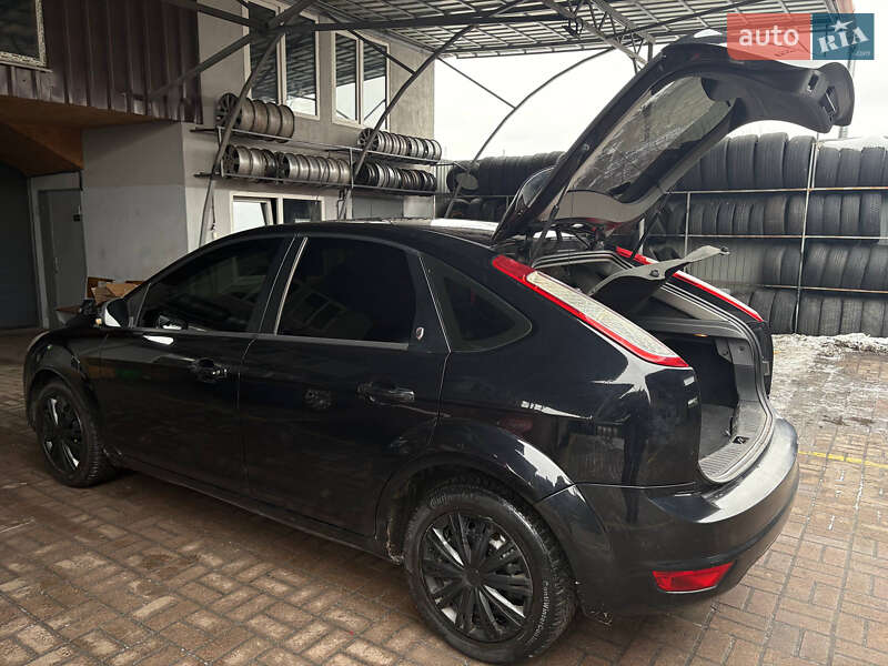 Хэтчбек Ford Focus 2009 в Киеве