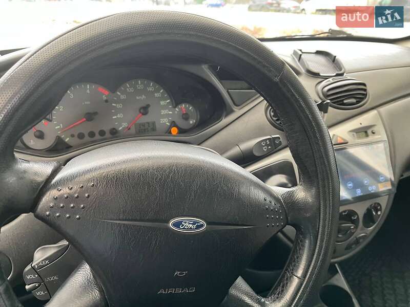 Хэтчбек Ford Focus 2002 в Киеве