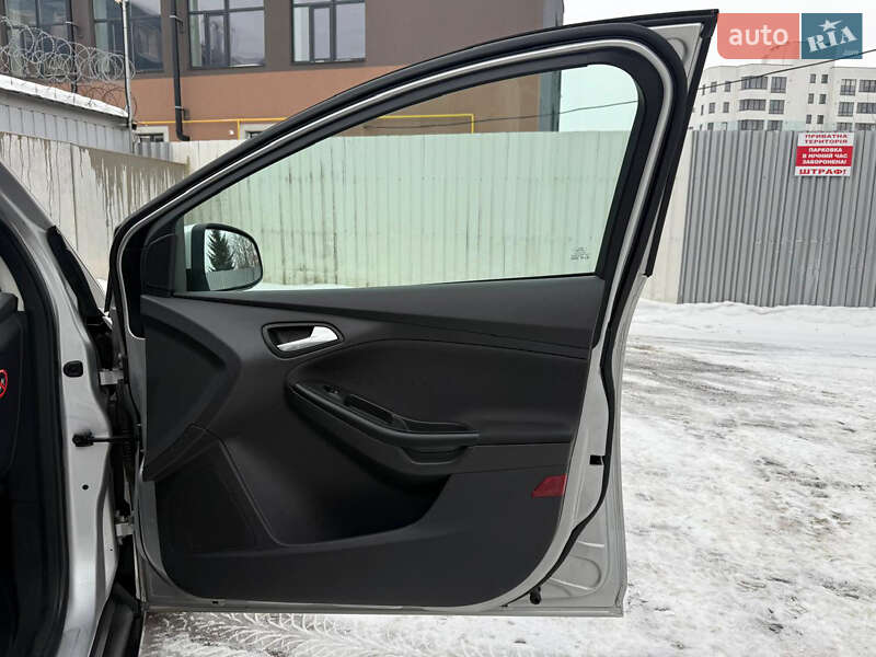 Хэтчбек Ford Focus 2011 в Луцке