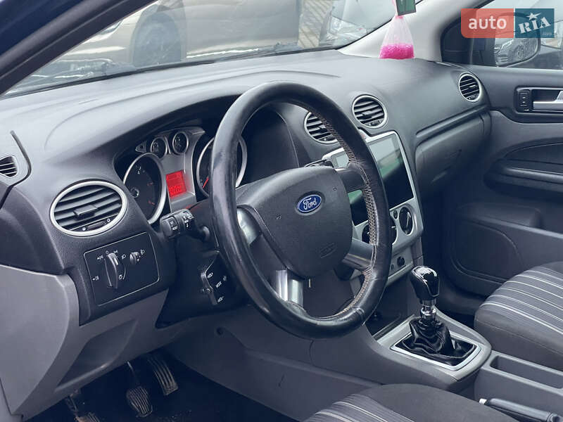 Хэтчбек Ford Focus 2008 в Мукачево