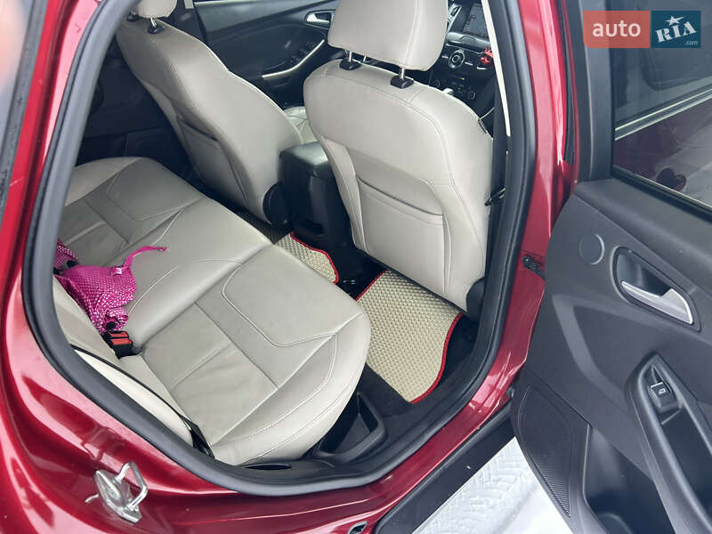 Седан Ford Focus 2015 в Сумах