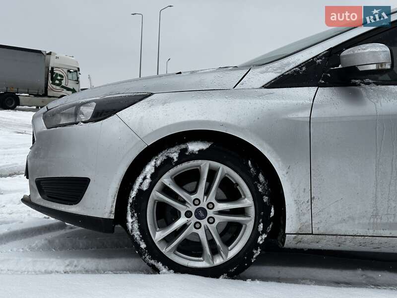 Хетчбек Ford Focus 2015 в Львові