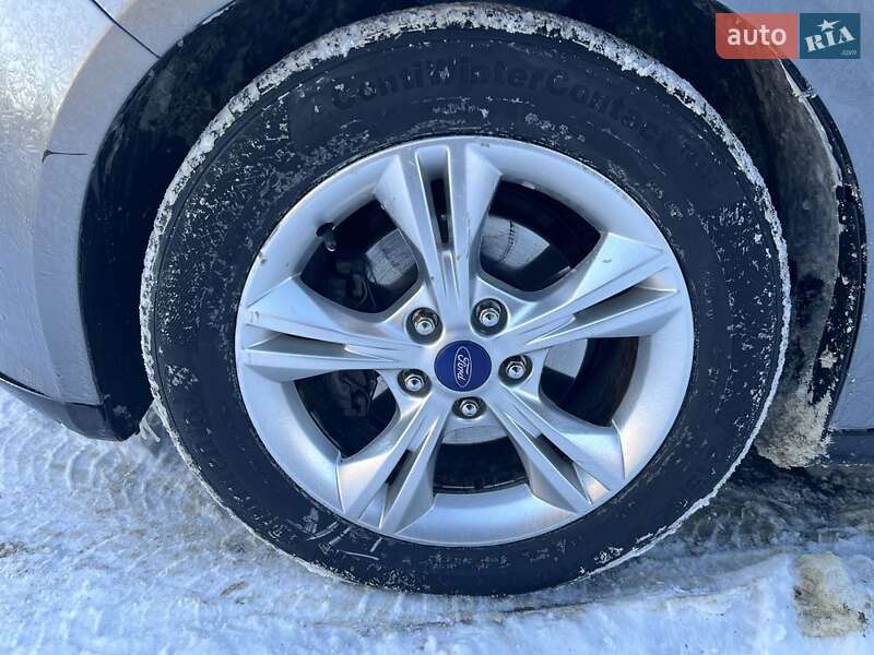 Хэтчбек Ford Focus 2012 в Сумах