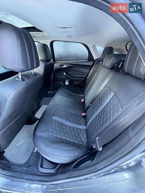 Хэтчбек Ford Focus 2012 в Сумах