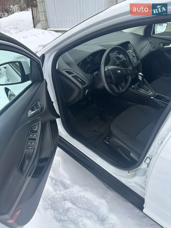 Седан Ford Focus 2015 в Калуші
