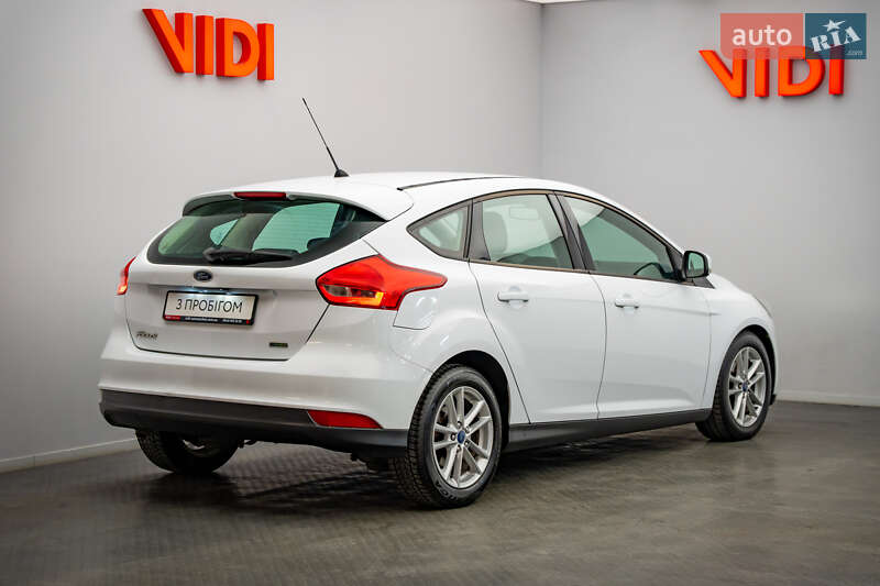 Хэтчбек Ford Focus 2015 в Киеве