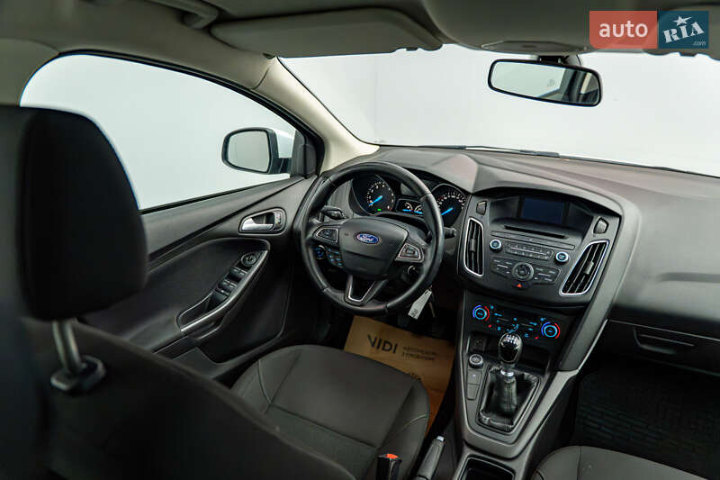 Хэтчбек Ford Focus 2015 в Киеве