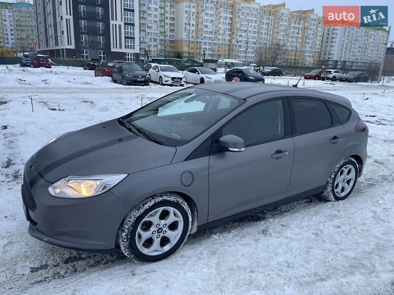 Хэтчбек Ford Focus 2016 в Киеве фото 5 Хэтчбек Ford Focus 2016 в Киеве