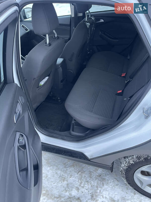 Хэтчбек Ford Focus 2016 в Киеве фото 13 Хэтчбек Ford Focus 2016 в Киеве
