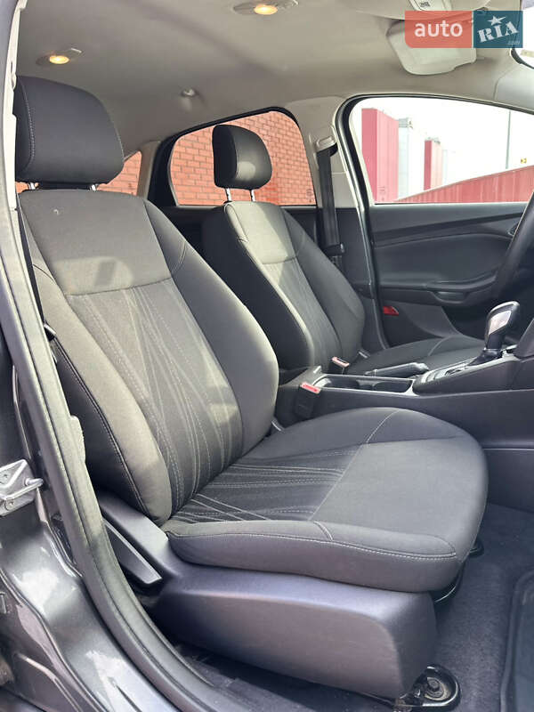 Седан Ford Focus 2016 в Киеве