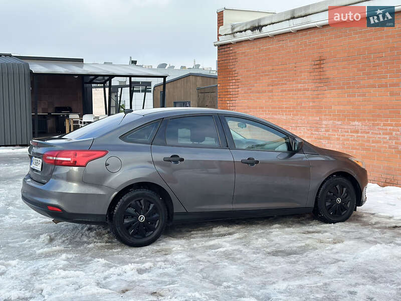 Седан Ford Focus 2016 в Киеве