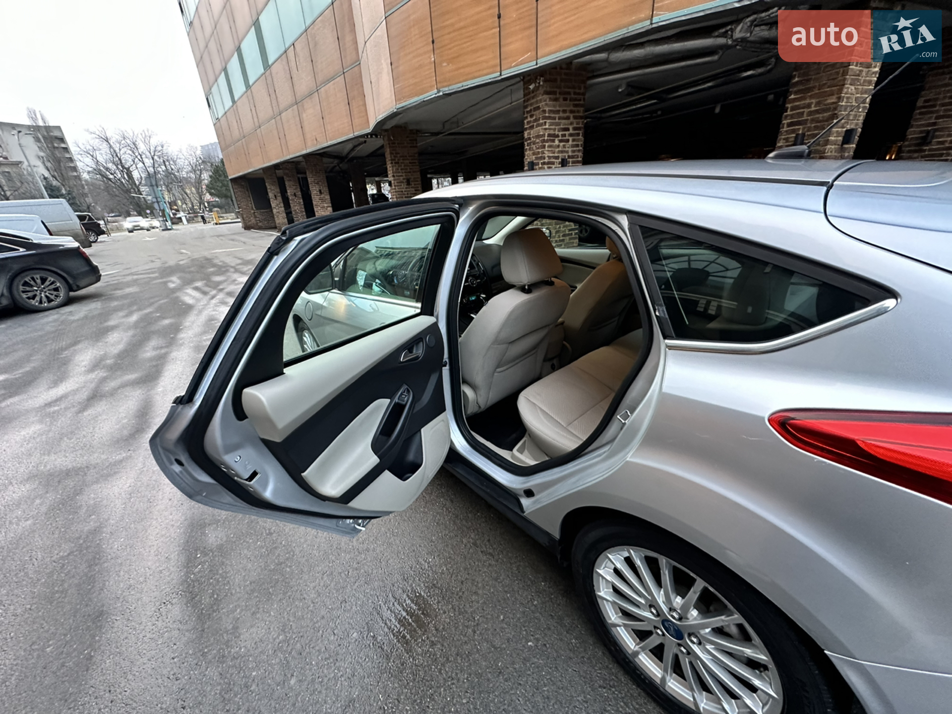 2012 Ford Focus - мініатюра 13