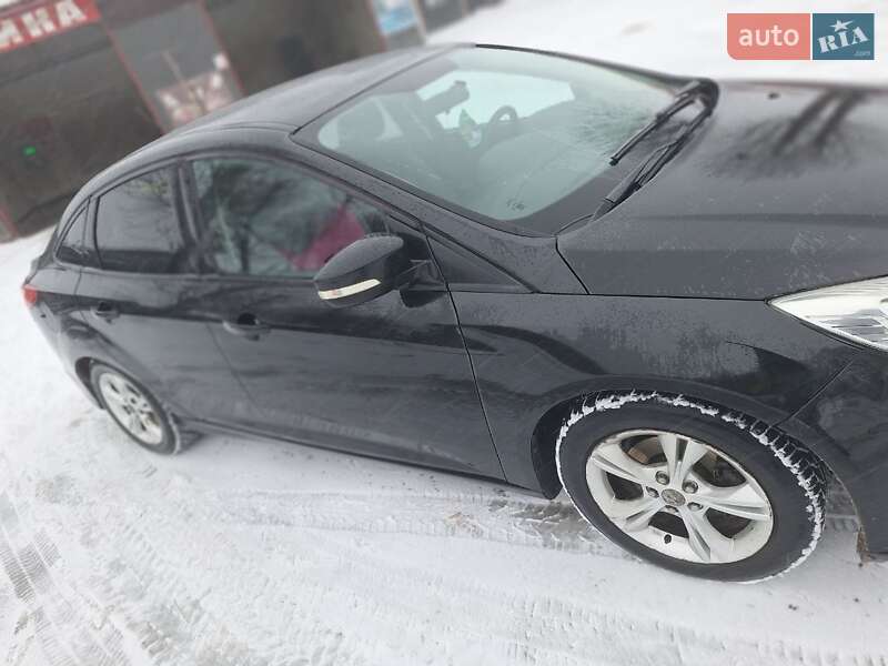 Седан Ford Focus 2014 в Збараже