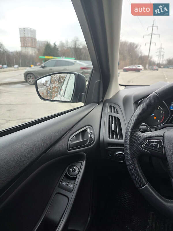 Седан Ford Focus 2017 в Днепре