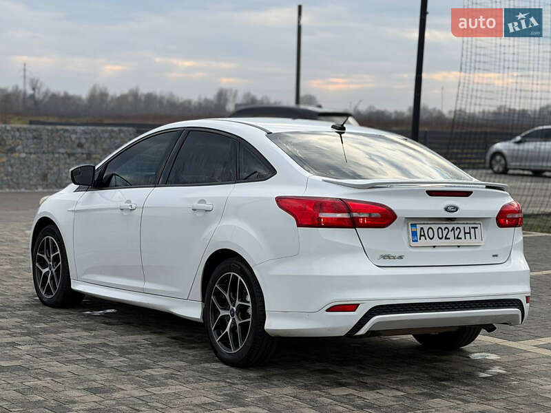 Седан Ford Focus 2015 в Мукачево