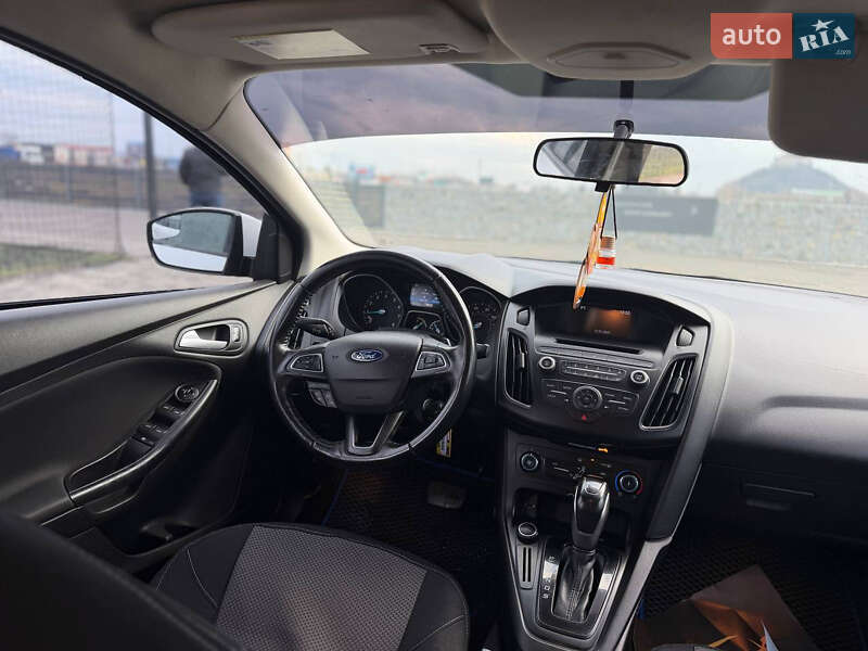 Седан Ford Focus 2015 в Мукачево