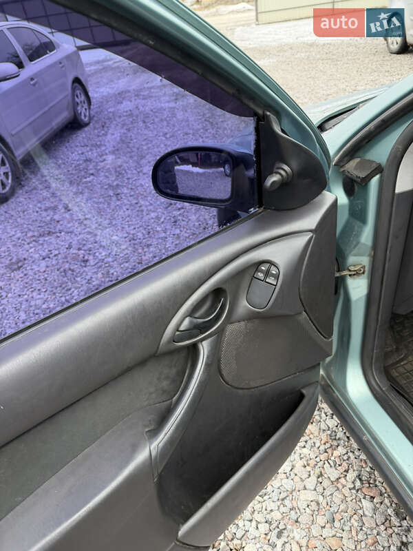 Хетчбек Ford Focus 2000 в Лубнах