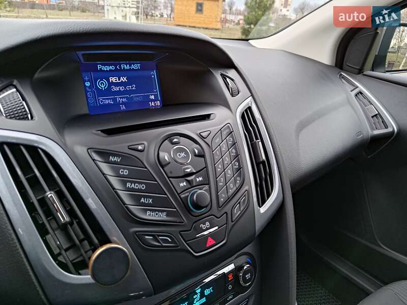 Универсал Ford Focus 2013 в Вишневом фото 18 Универсал Ford Focus 2013 в Вишневом