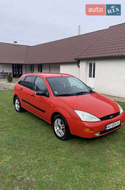 Хэтчбек Ford Focus 2000 в Виноградове